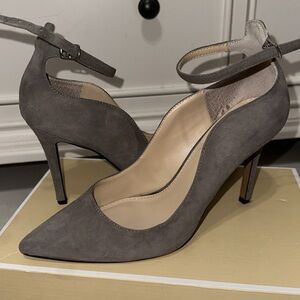 Great condition - Vince Camuto Heels
